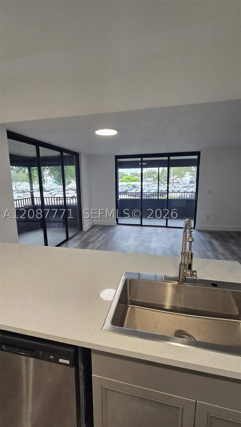 2 bedroom Condominium at 16220 NW 2nd Ave 211, Parkway Grove Condo Part, Miami — photo 4