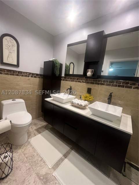 7801 W 30th Ln, Hialeah FL - photo 10 of 21