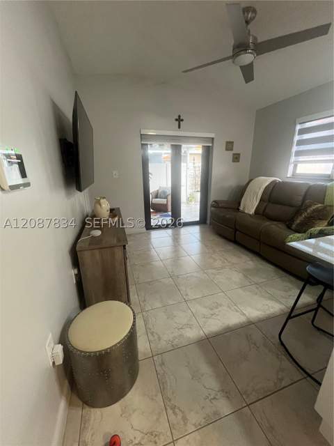 7801 W 30th Ln, Hialeah FL - photo 17 of 21