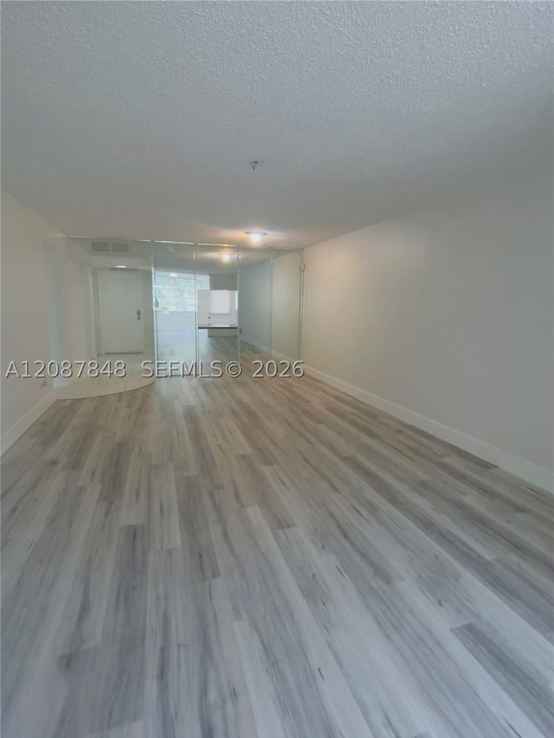 1 bedroom Condominium at 443 NE 195th St 338, Royal Oaks Condo, Miami — photo 4