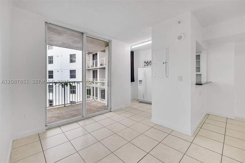 2 bedroom Condominium at 1 Glen Royal Pkwy 1010, Altos De Miami Condo, Miami — photo 4