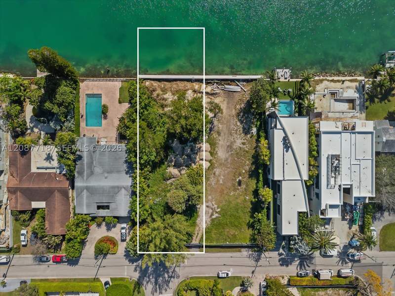 7 bedroom SingleFamilyResidence at 668 88th St, Second Amd Plat Of Norman, Surfside — photo 4