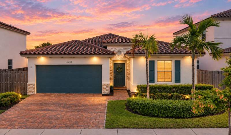 4 bedroom SingleFamilyResidence at 11863 SW 242nd Terrace, Estates At Silver Palm, Homestead — photo 2