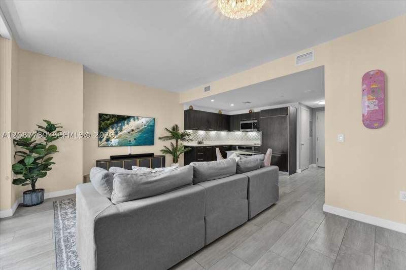 1 bedroom Condominium at 45 SW 9th St 1002, Brickell Heights East Con, Miami — photo 3