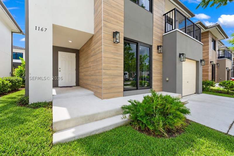 5 bedroom SingleFamilyResidence at 1167 NW 2nd St, Aurora, Florida City — photo 2