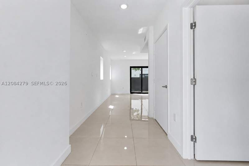 5 bedroom SingleFamilyResidence at 1167 NW 2nd St, Aurora, Florida City — photo 3