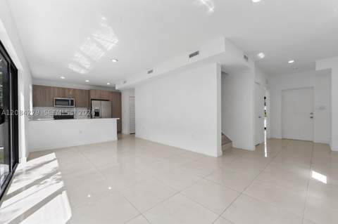 1167 NW 2nd St, Florida City FL - photo 7 of 46
