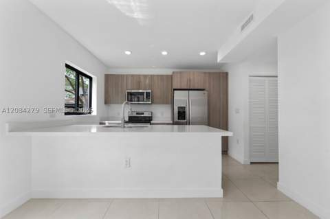 1167 NW 2nd St, Florida City FL - photo 8 of 46