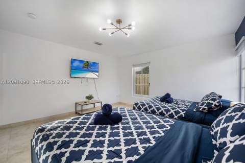 2286 NE 215th St, Miami FL - photo 11 of 35
