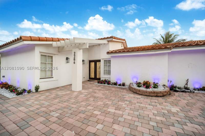 4 bedroom SingleFamilyResidence at 2286 NE 215th St, Highland Lakes East, Miami — photo 2