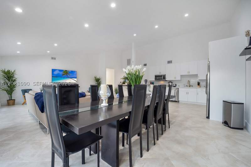4 bedroom SingleFamilyResidence at 2286 NE 215th St, Highland Lakes East, Miami — photo 5