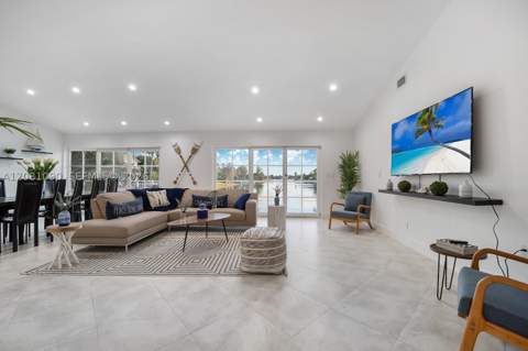 2286 NE 215th St, Miami FL - photo 7 of 35