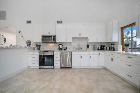 2286 NE 215th St, Miami FL - photo 8 of 35