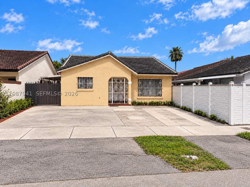 3 bedroom SingleFamilyResidence at 12796 NW 102 Ct, Gardens Of El Jardin Sec, Hialeah Gardens — photo 2