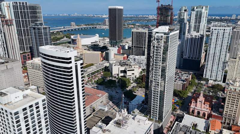 1 bedroom Condominium at 225 N Miami Avenue 2207, District 225, Miami — photo 2