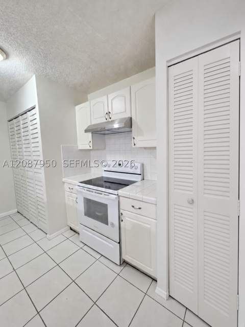 9708 Hammocks Blvd 101-32, Miami FL - photo 7 of 18
