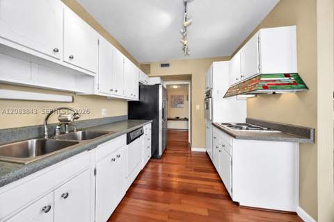 900 Bay Dr 601, Miami Beach FL - photo 17 of 58