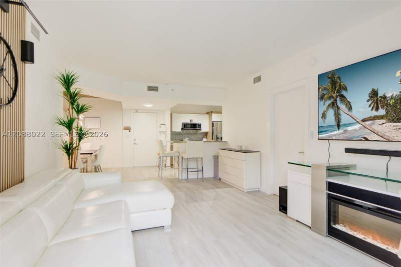 2 bedroom Condominium at 2775 NE 187th St 215, Venture At Aventura West, Aventura — photo 5