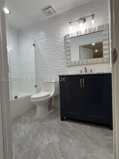 18859 NW 86th Ave 3305, Hialeah FL - photo 19 of 32