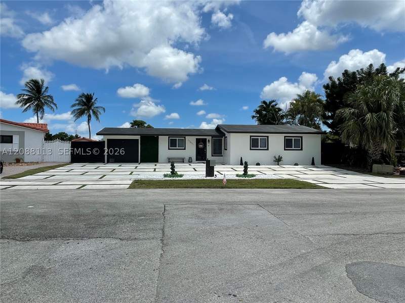 3 bedroom SingleFamilyResidence at 17831 NW 84th Ct, Palm Springs North Sec S, Miami — photo 3