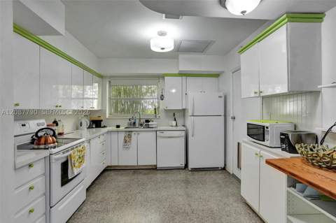 18500 NE 23rd Ct, Miami FL - photo 15 of 52
