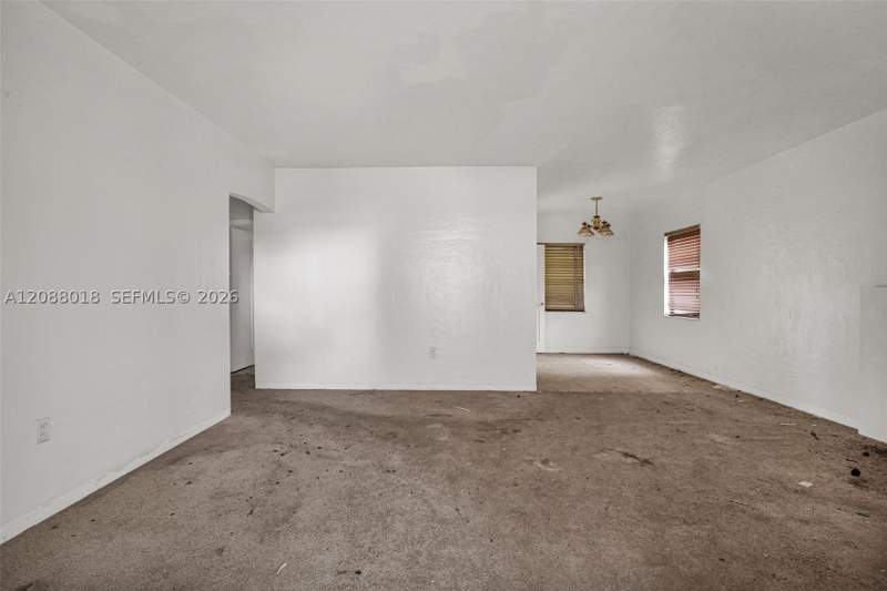 2 bedroom SingleFamilyResidence at 424 Minola Dr, Rev Pl Sec 2 Cc Estates, Miami Springs — photo 3