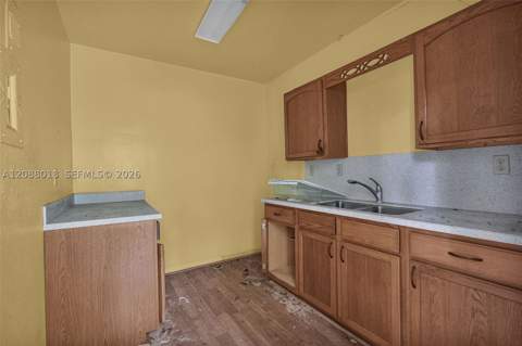 424 Minola Dr, Miami Springs FL - photo 7 of 22