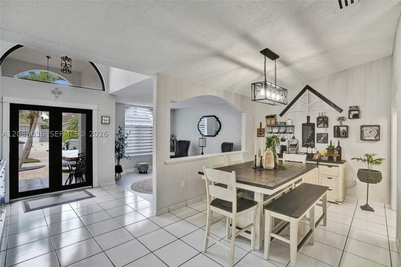 4 bedroom SingleFamilyResidence at 8971 NW 150th Ter, West Lakes Gardens 3rd Ad, Miami Lakes — photo 4