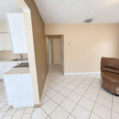 915 Rutland Street, Opa Locka FL - photo 9 of 20