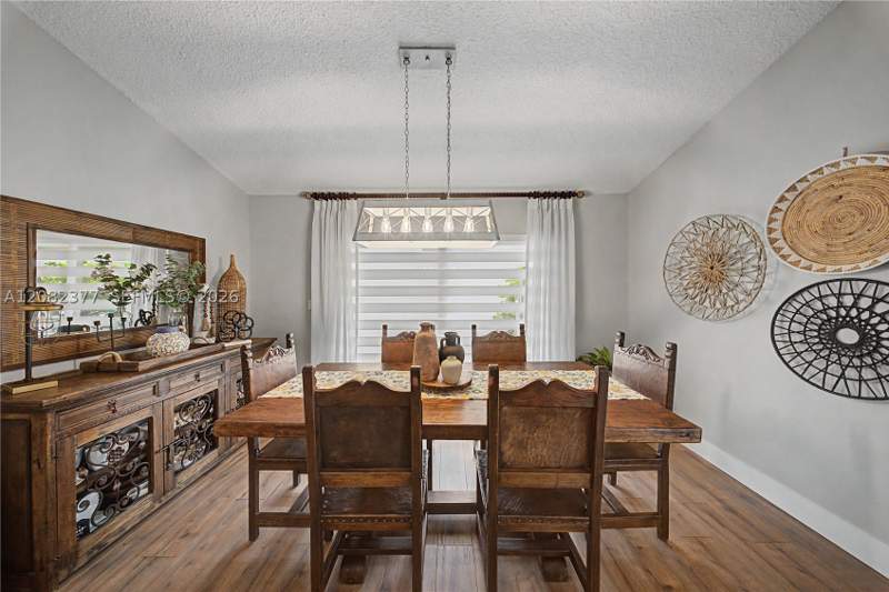 3 bedroom SingleFamilyResidence at 14220 SW 92nd St, Shoma Homes At Kendall, Miami — photo 4