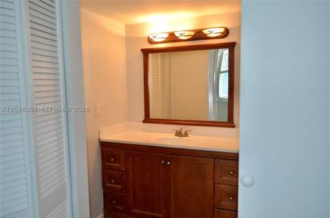 16570 NE 26th Ave 4D, North Miami Beach FL - photo 12 of 17