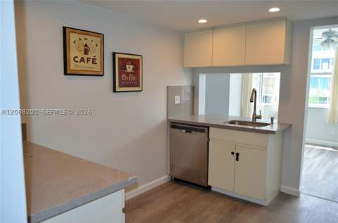 16570 NE 26th Ave 4D, North Miami Beach FL - photo 9 of 17