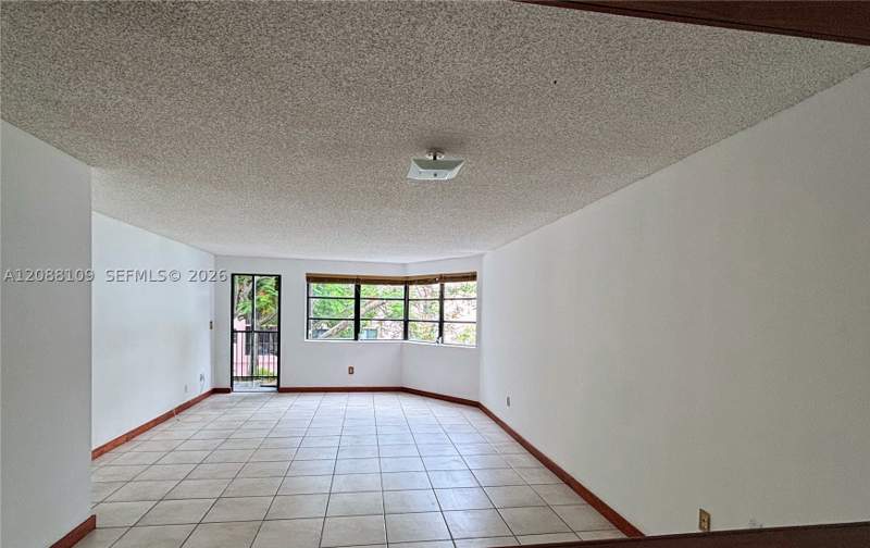 1 bedroom Condominium at 20860 San Simeon Way 303-6, Lakeview Of The Calf Club, Miami — photo 4