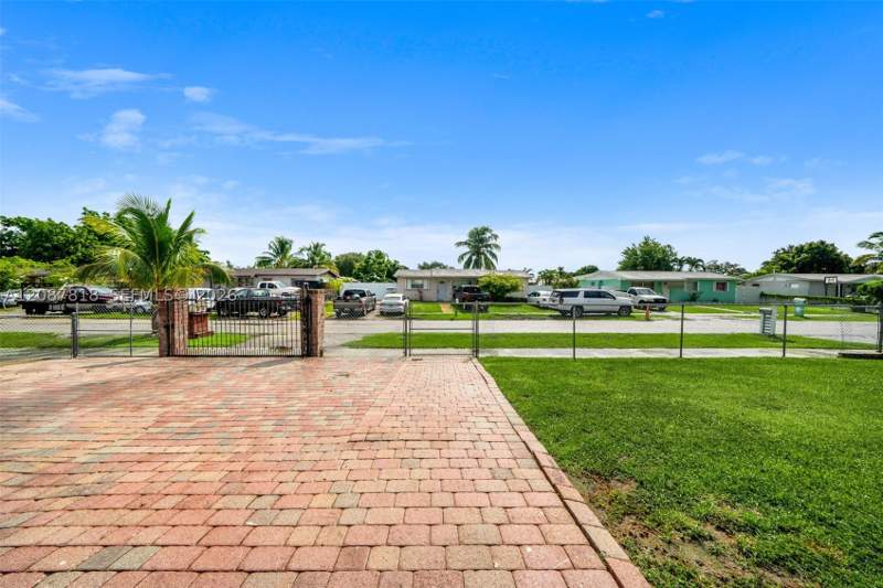 3 bedroom SingleFamilyResidence at 30334 SW 158th Ct, Newton Heights, Homestead — photo 5