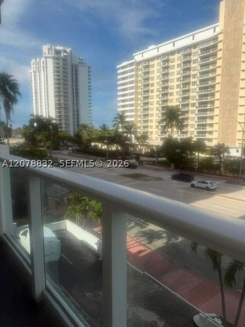 1 bedroom Condominium at 5601 Collins Ave 415, The Pavilion Condo, Miami Beach — photo 3