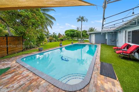 19885 NE 22nd Ave, Miami FL - photo 11 of 54