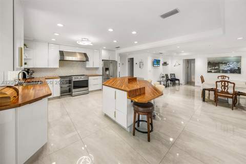 19885 NE 22nd Ave, Miami FL - photo 17 of 54