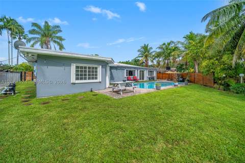 19885 NE 22nd Ave, Miami FL - photo 9 of 54