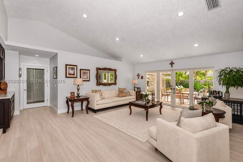 4 bedroom SingleFamilyResidence at 13561 SW 111th Ave, Mary Ann Estates 1st Addn, Miami — photo 3
