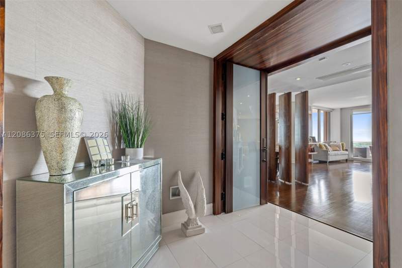 3 bedroom Condominium at 60 Edgewater Dr 9D, The Gables Condo, Coral Gables — photo 3