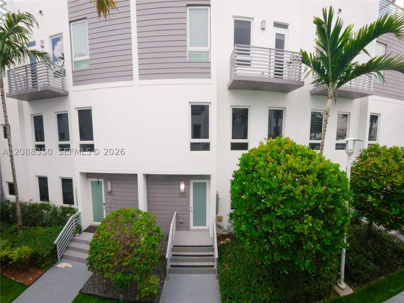 4 bedroom Condominium at 9165 NW 33rd St 9165, Contempo Townhomes, Doral — photo 5