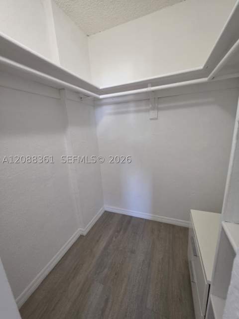 4550 NW 9th St 605E, Miami FL - photo 6 of 34