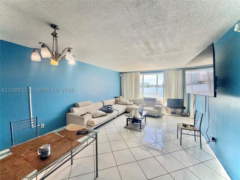 1 bedroom Condominium at 1150 NE 191st St 24, Riviera Condominium Apts, Miami — photo 3