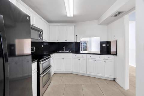 1690 NE 191st Street 405-1, North Miami Beach FL - photo 8 of 36