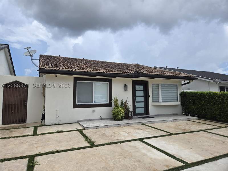 3 bedroom SingleFamilyResidence at 9085 NW 117th St, Maria Luisa Estates Sec 2, Hialeah Gardens — photo 4