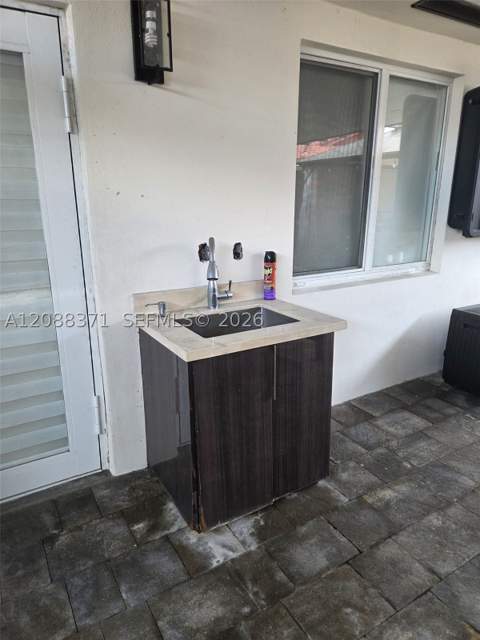 9085 NW 117th St, Hialeah Gardens FL - photo 6 of 12