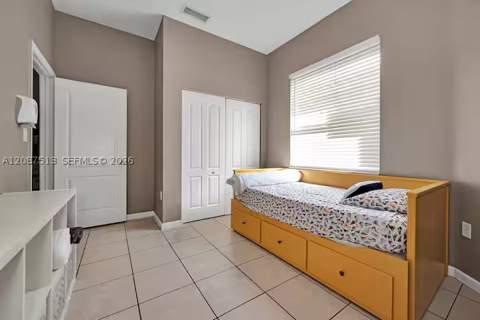 2327 NE 37th Ter, Homestead FL - photo 10 of 34