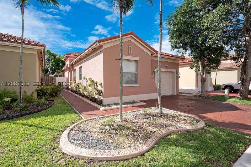 3 bedroom SingleFamilyResidence at 2327 NE 37th Ter, Portofino Bay, Homestead — photo 2