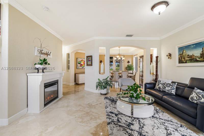 4 bedroom SingleFamilyResidence at 16290 SW 68th Ter, Sunset Lakes Estates 1st, Miami — photo 5