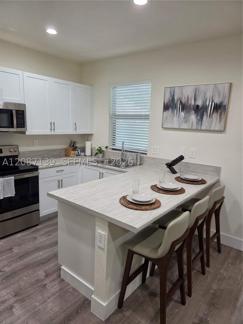 3 bedroom Villa at 11079 W 32nd Ln, Aquabella North Replat, Hialeah — photo 2